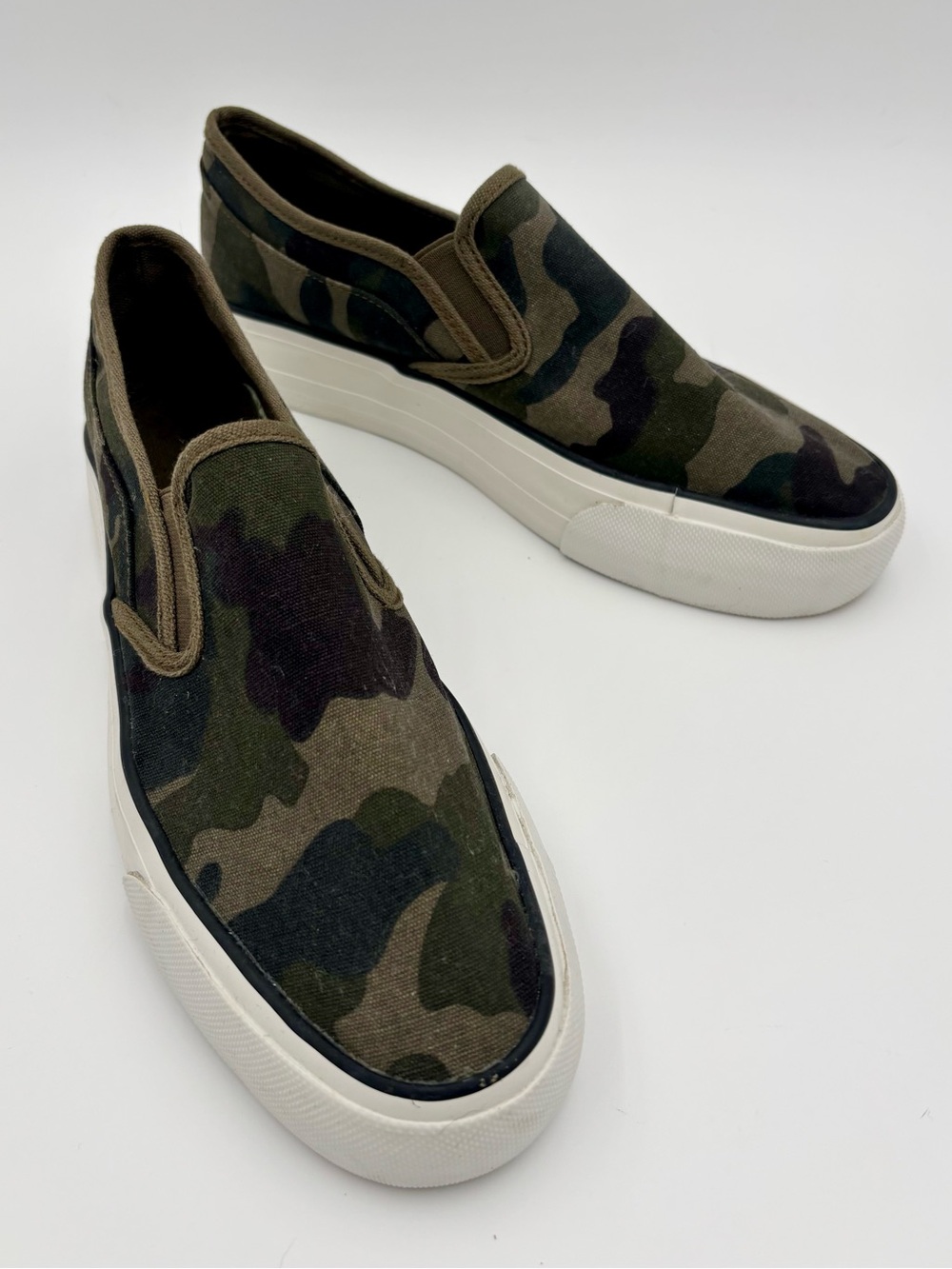 Restricted Camo Platform Slip-On Sneakers Size 9 Canvas Casual Shoes